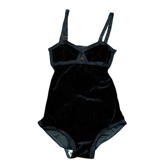 Solstice Intimates Mamba Velvet Everyday Bodysuit in Black- Still Full Price - Picture 14 of 14